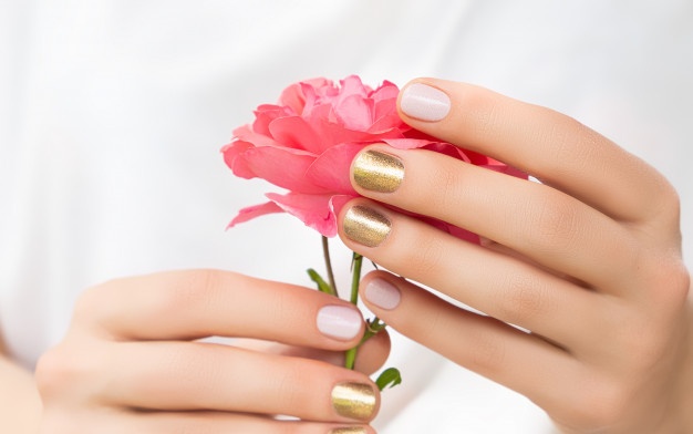 Las accent nails las puedes encontrar de cualquier color